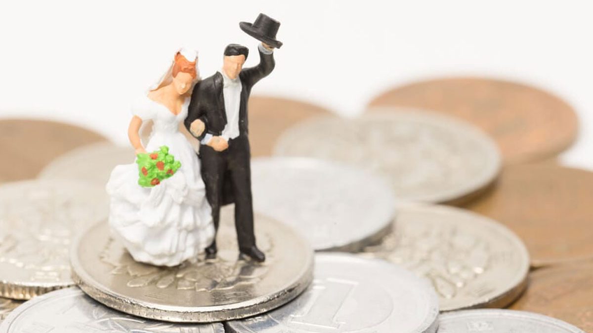 how to afford a wedding without debt