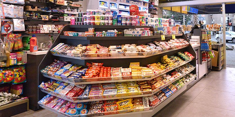 grocery store tricks to avoid overspending