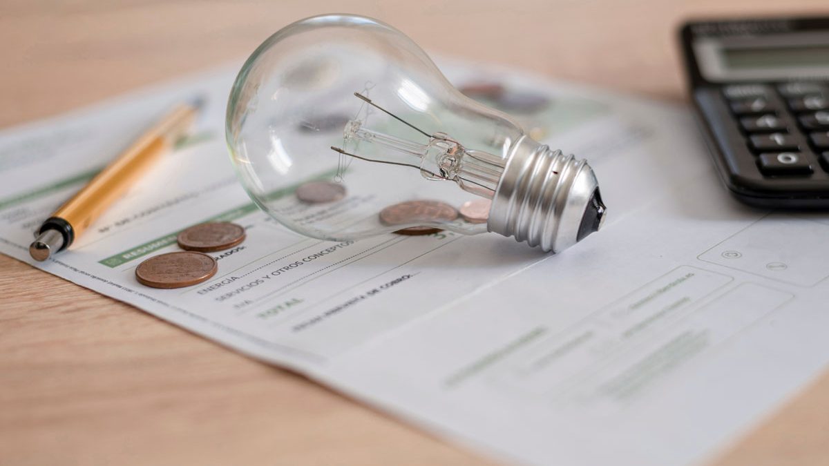 how to save on energy bills by switching suppliers