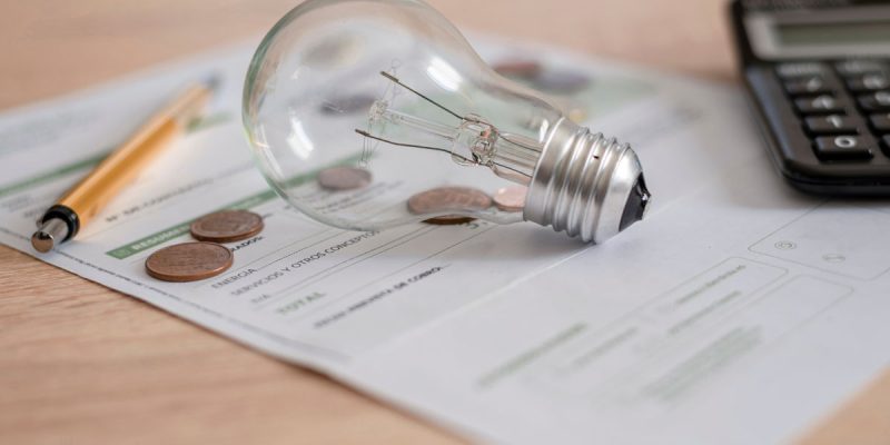 how to save on energy bills by switching suppliers